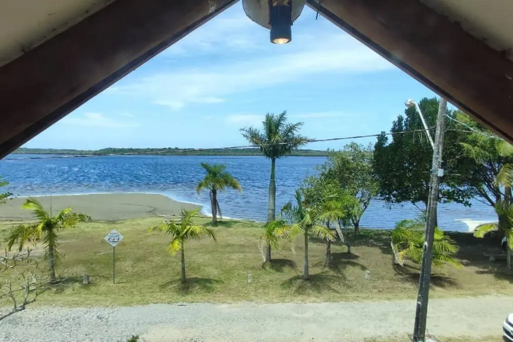 Deslumbrante Casa Frente Lagoa 南巴尔内阿里奥