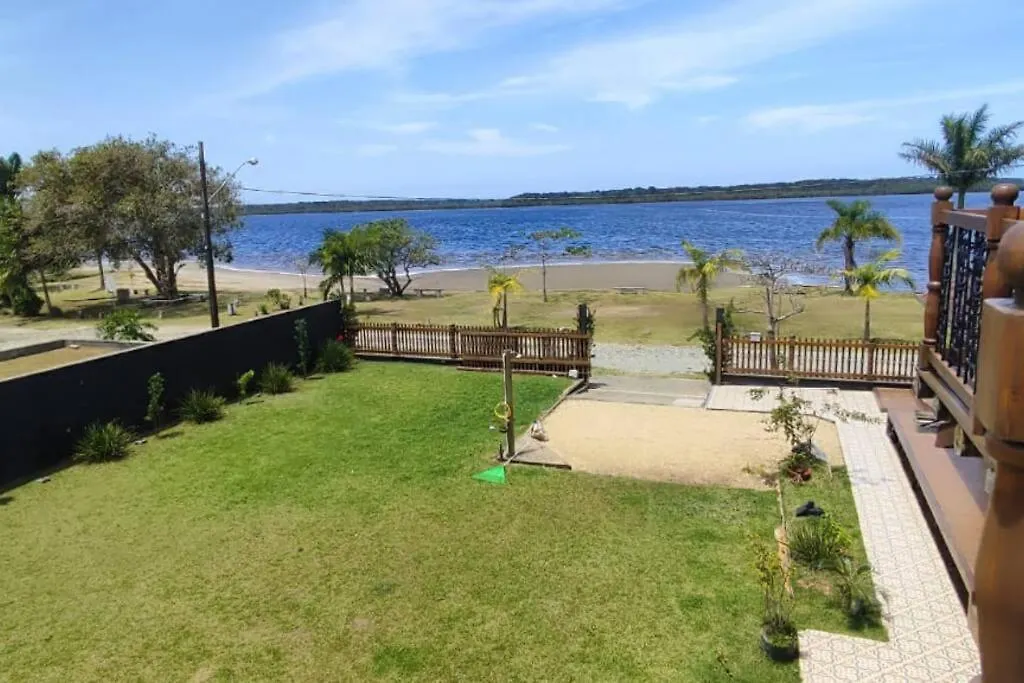 Vakantiehuis Deslumbrante Casa Frente Lagoa Balneario Barra do Sul