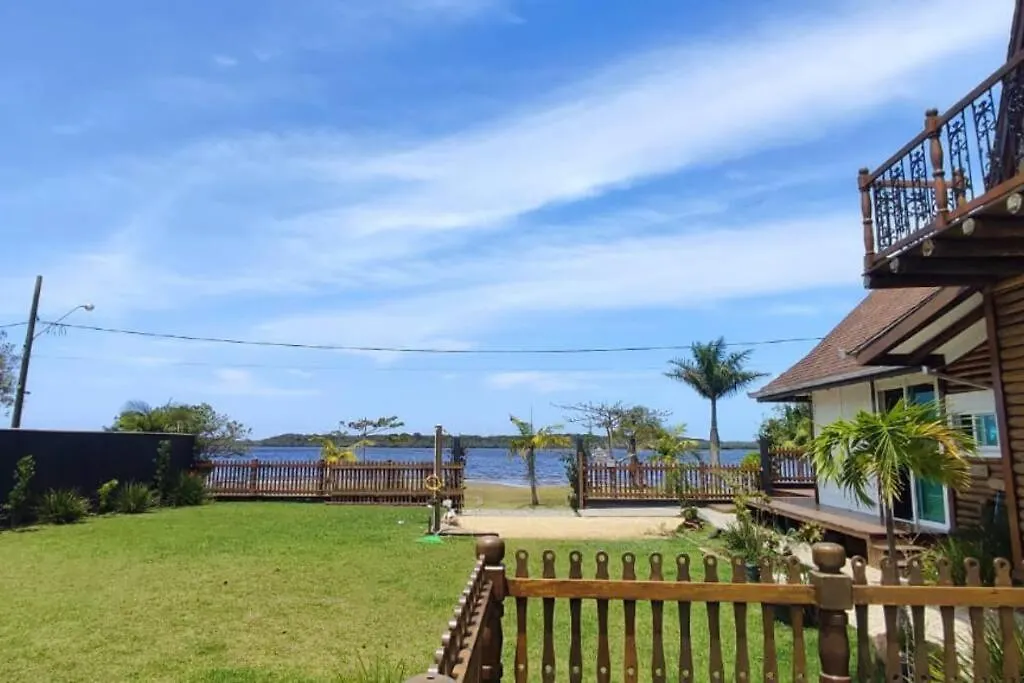 Deslumbrante Casa Frente Lagoa Balneario Barra do Sul